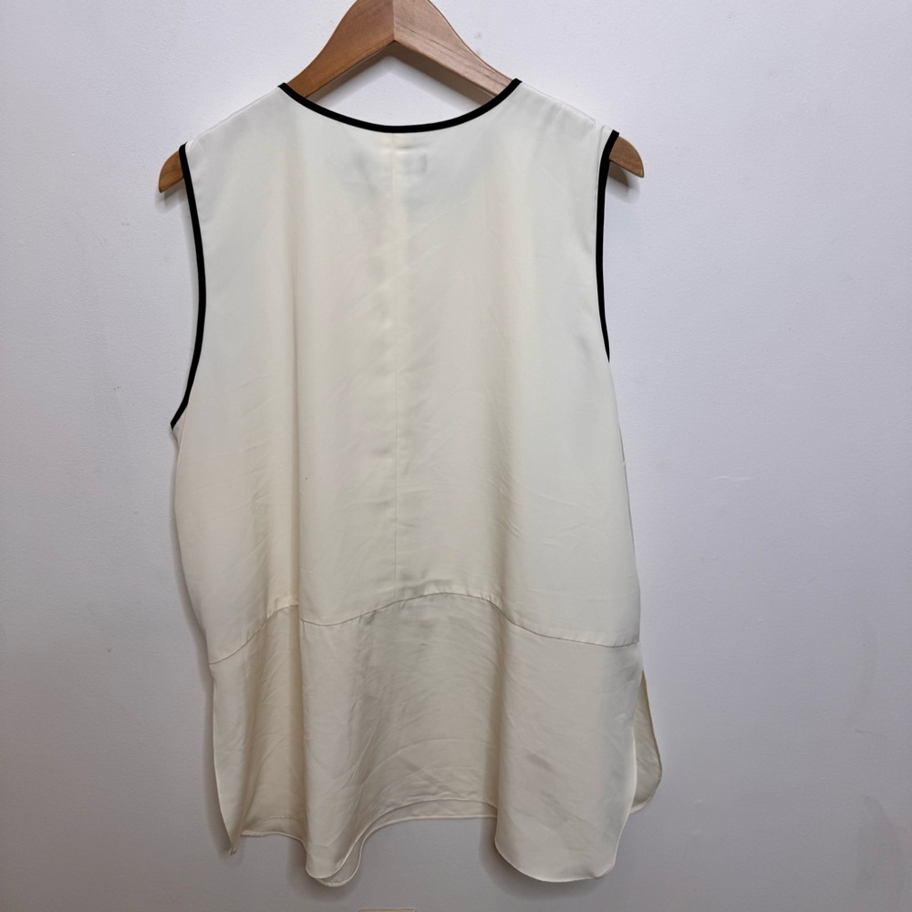 Lauren Ralph Lauren Cream Sleeveless Tank with Black Piping - Picture 2 of 3